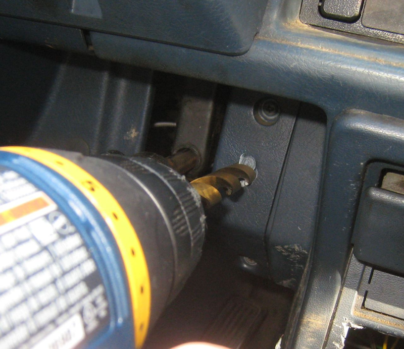 Illustration for article titled Connect An iPod To Your Beater's Theft-Deterring Radio With A Wired FM Modulator